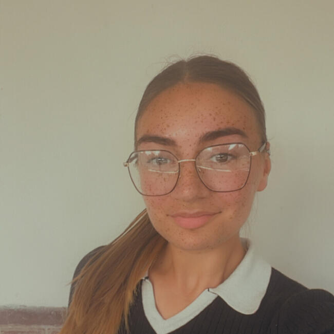 Babysitter in Lagny-sur-Marne: Laura