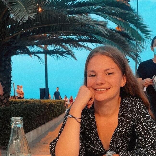 Babysitter in Brest: Emma