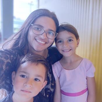 Babysitter in Palhoça: Anapaula