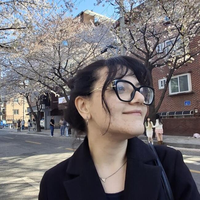 Babysitter in Seoul: Giulia