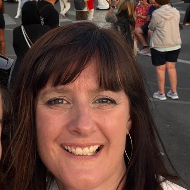 Babysitter in Farnham: Joanne