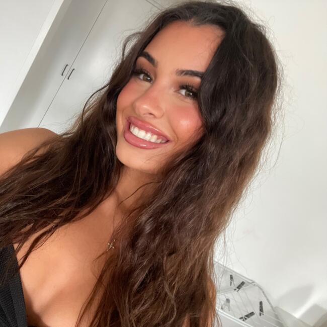 Babysitter in Newcastle: Bella