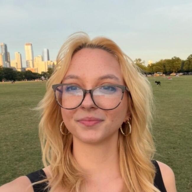 Babysitter in Cedar Park: Luciana
