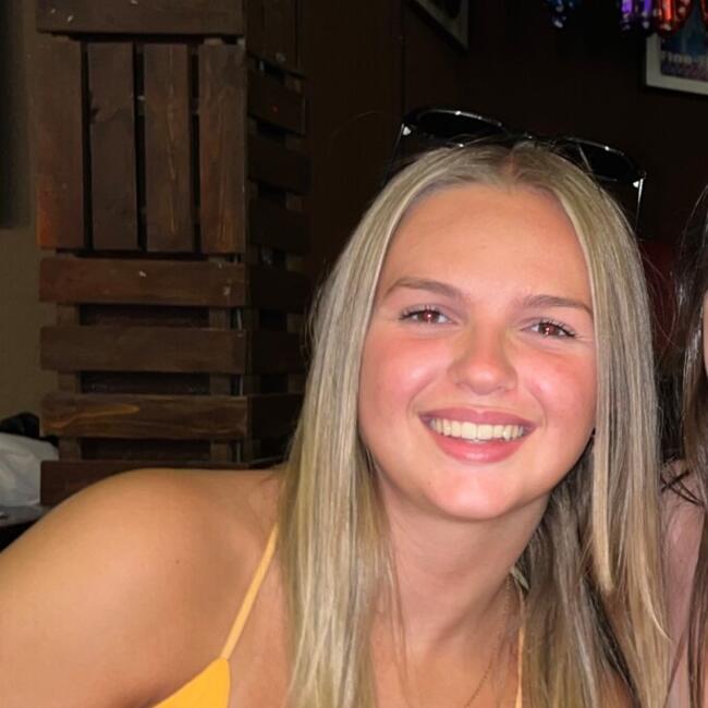 Baby-sitter à Lampaul-Guimiliau: Clémence