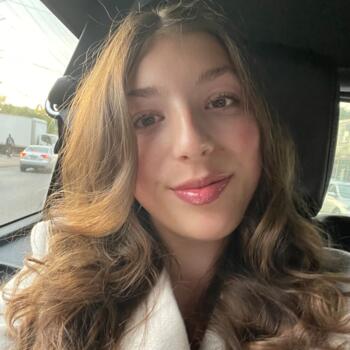 Baby-sitter in Mississauga: Layla Couraud