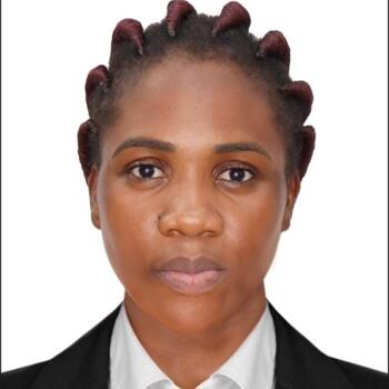 جليسة أطفال دبي: Nakayiza