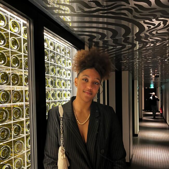 Babysitter in Dijon: Enola