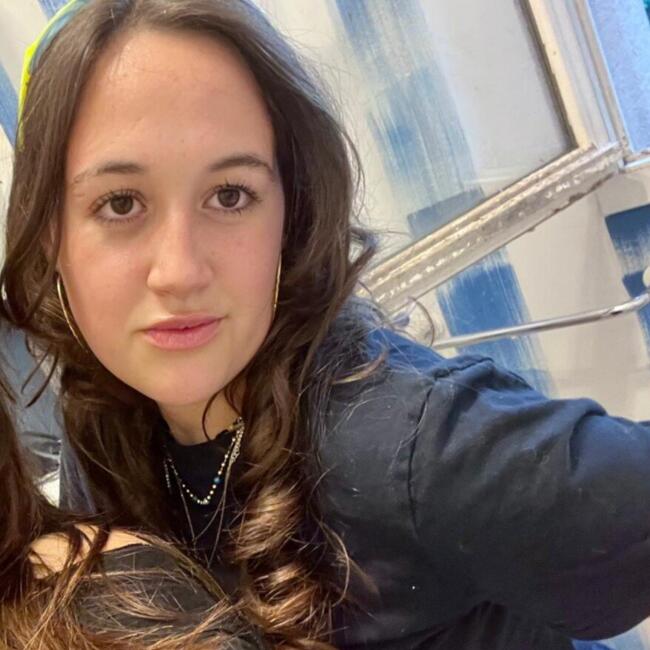 Babysitter in Bordeaux: Janelle