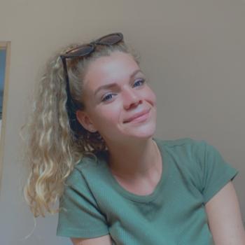 Baby-sitter in Calais: Victoria