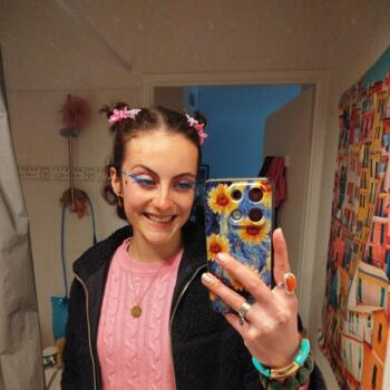 Babysitter in Langon: Emmy