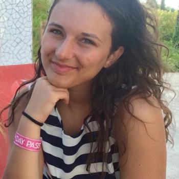 Baby-sitter Alfortville: Julia