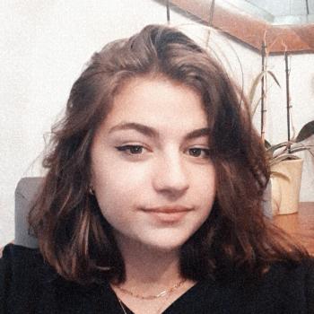 Babysitter in Richebourg-l'Avoué: Adele