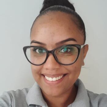 Babysitter in Palhoça: Mariana