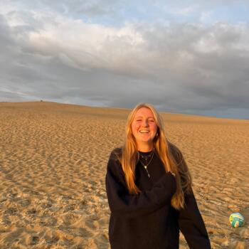 Babysitter Saint-Méloir-des-Ondes: Juliette