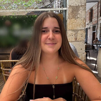 Baby-sitter Clermont-Dessous: Laura