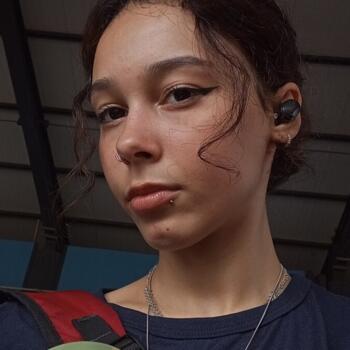 Babá em Londrina: Giovana