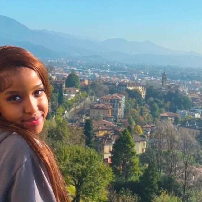 Babysitter in London: Faiza