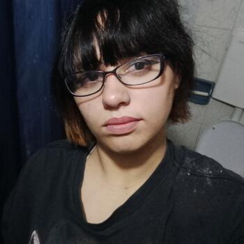 Babysitter Salinas: Nahia