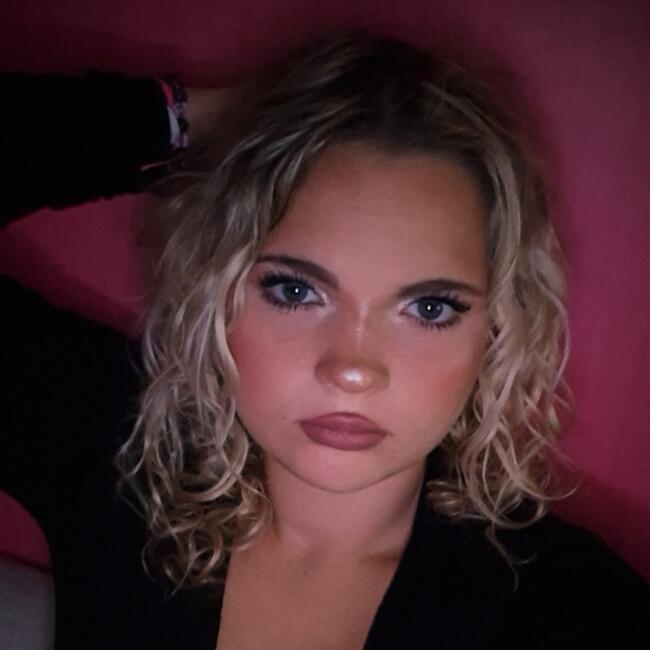 Babysitter in Quesnoy-sur-Deûle: Clara