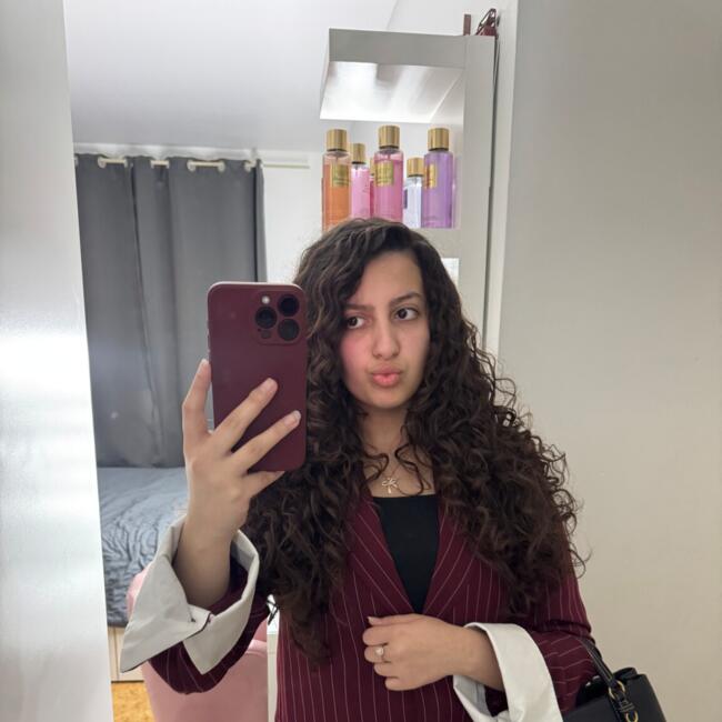 Babysitter in Armentières: Rania