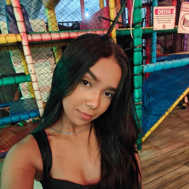 Babysitter in Feira de Santana: Evellyn