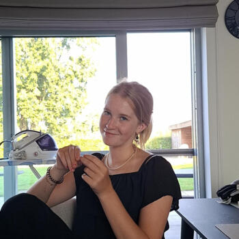 Babysitter in Wetteren: Nina