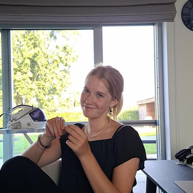 Babysitter in Wetteren: Nina