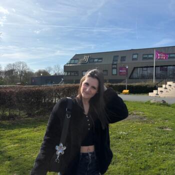 Babysitter em Deinze: Mariana