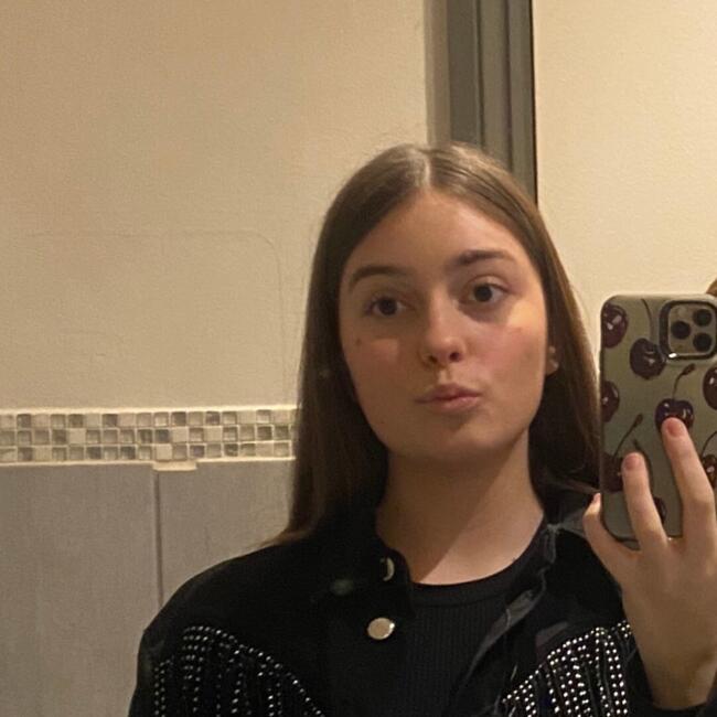 Babysitter in Luton: Elisa