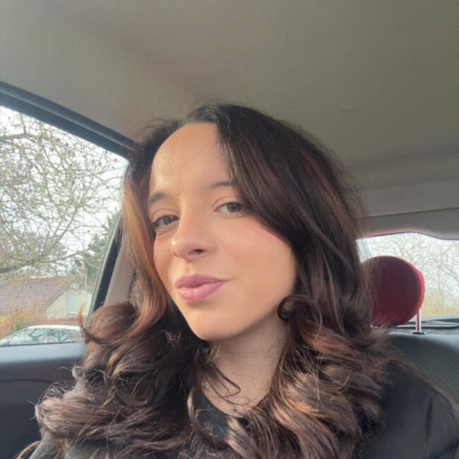 Babysitter in Coutevroult: Laura