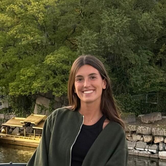 Babysitter in Gold Coast: Camila