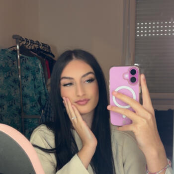 Babysitter in Châteaubriant: Louna