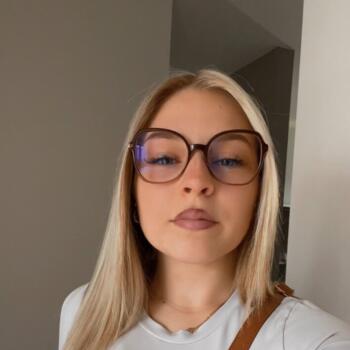 Babysitter Cannes: Titia