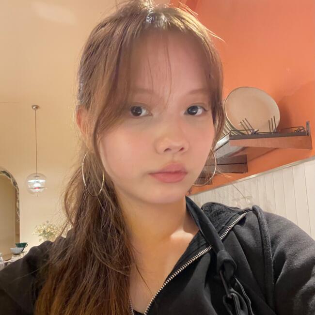Babysitter in Singapore: Sarah