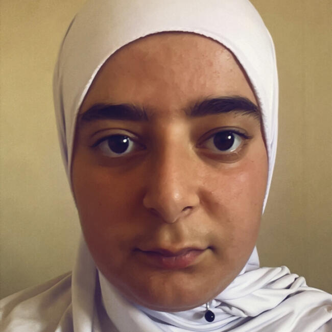 Babysitter in Chalon-sur-Saône: Eya