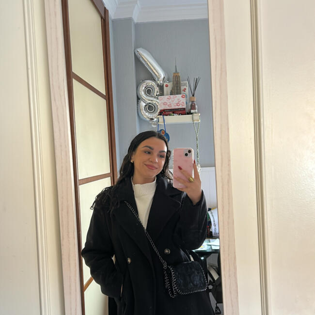 Babysitter in Umbrete: Laura