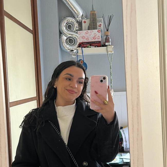 Babysitter in Umbrete: Laura