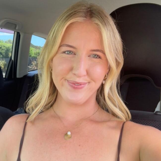 Baby-sitter in Hamilton: Nikki