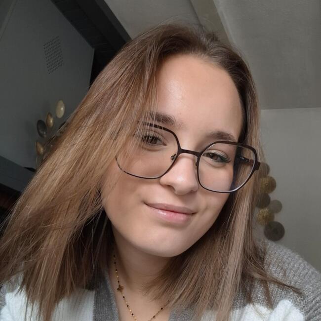 Babysitter in Bourg-lès-Valence: Solene