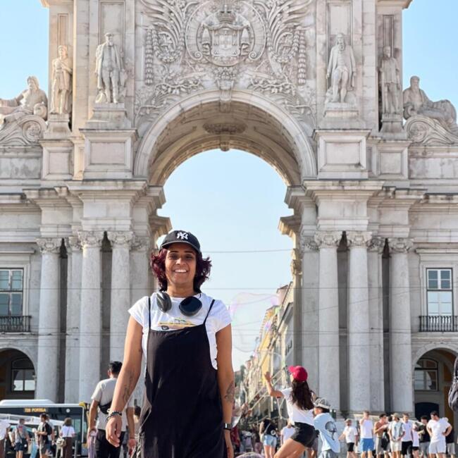 Babysitter in Paris: Saumya