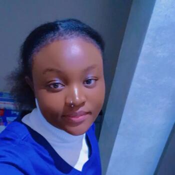 Nanny in Riyadh: Naomy