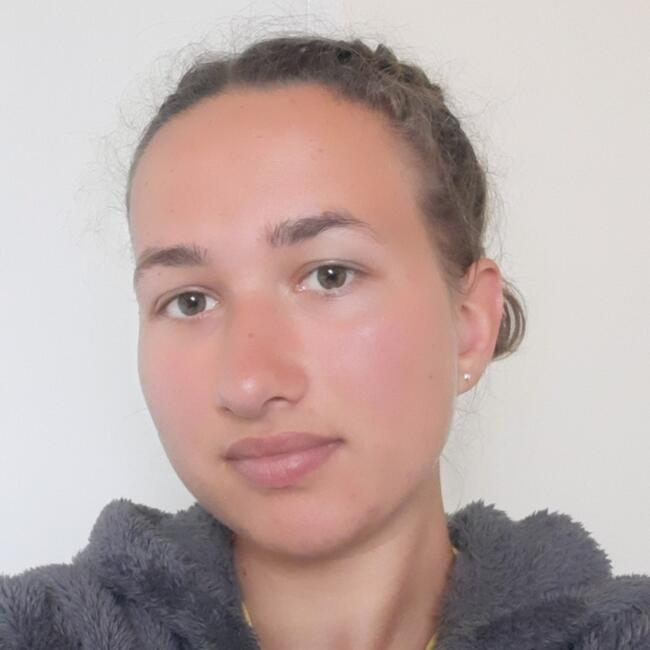 Babysitter in Montmorot: Marion