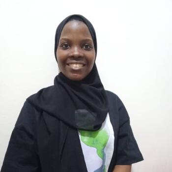 جليسة أطفال في جدة: Editor nshemeriirwe