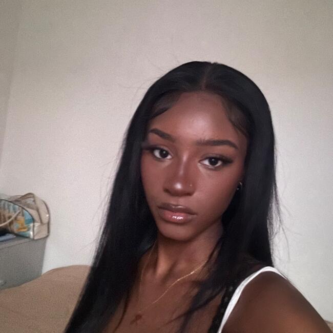 Babysitter in Paris: Hawa