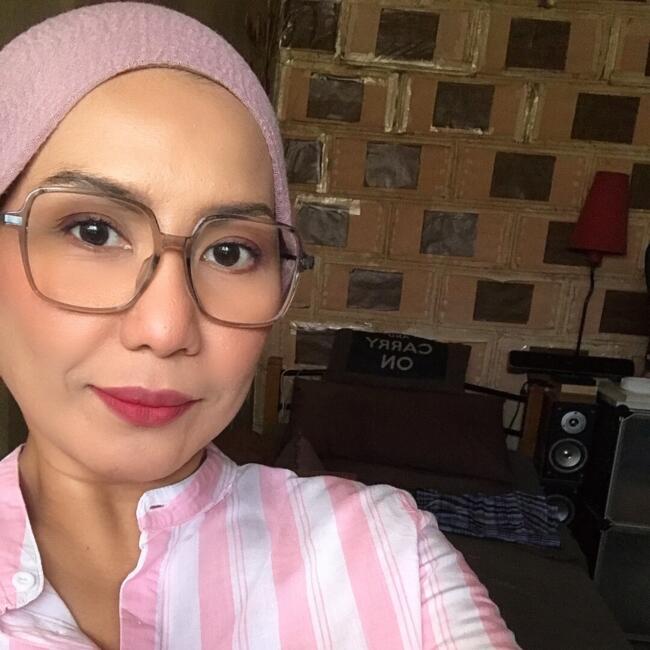 Babysitter in Kuala Lumpur: Dhia