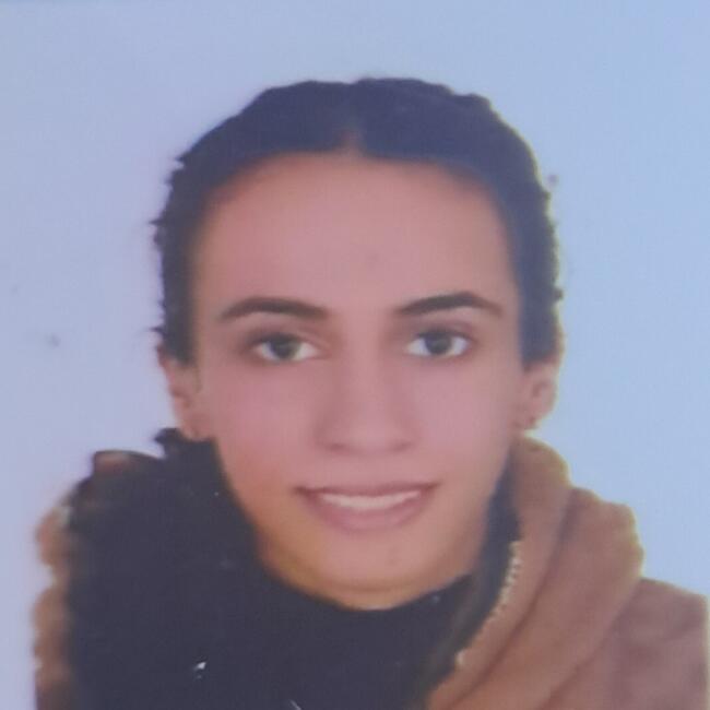 جليسة أطفال في الإسكندرية: Menna