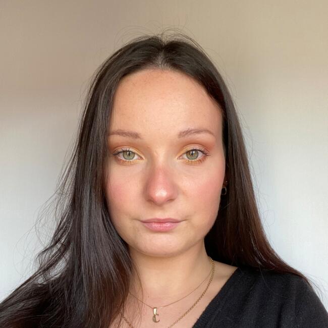 Babysitter in Billère: Cindy