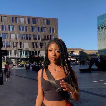 Babysitter in Stuttgart: Lovia Aning ️