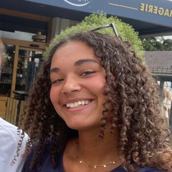 Babysitter in Grenoble: Alia