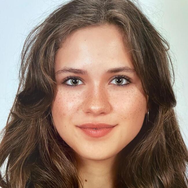 Babysitter in Ukkel: Mina